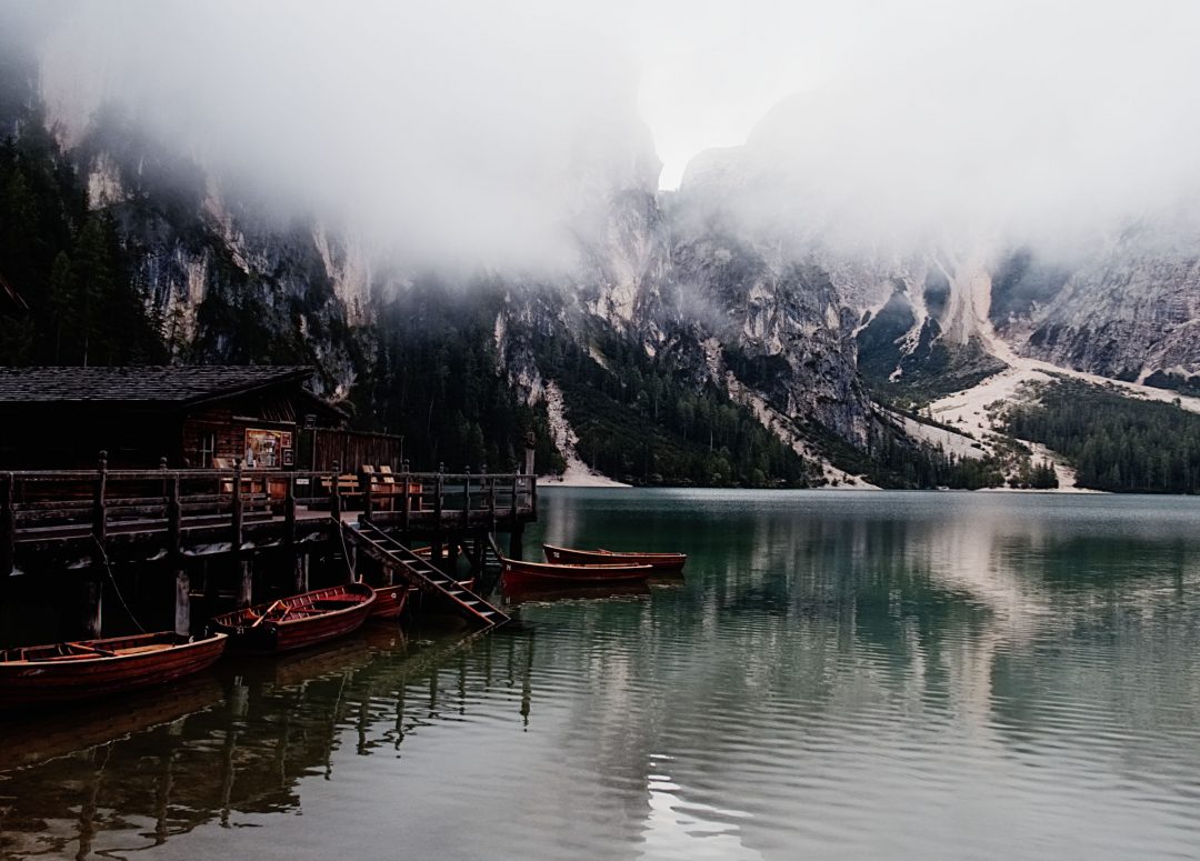 Der frühe Vogel kommt in den Genuss eines touristenfreien Fotos vom berühmten Bootssteg