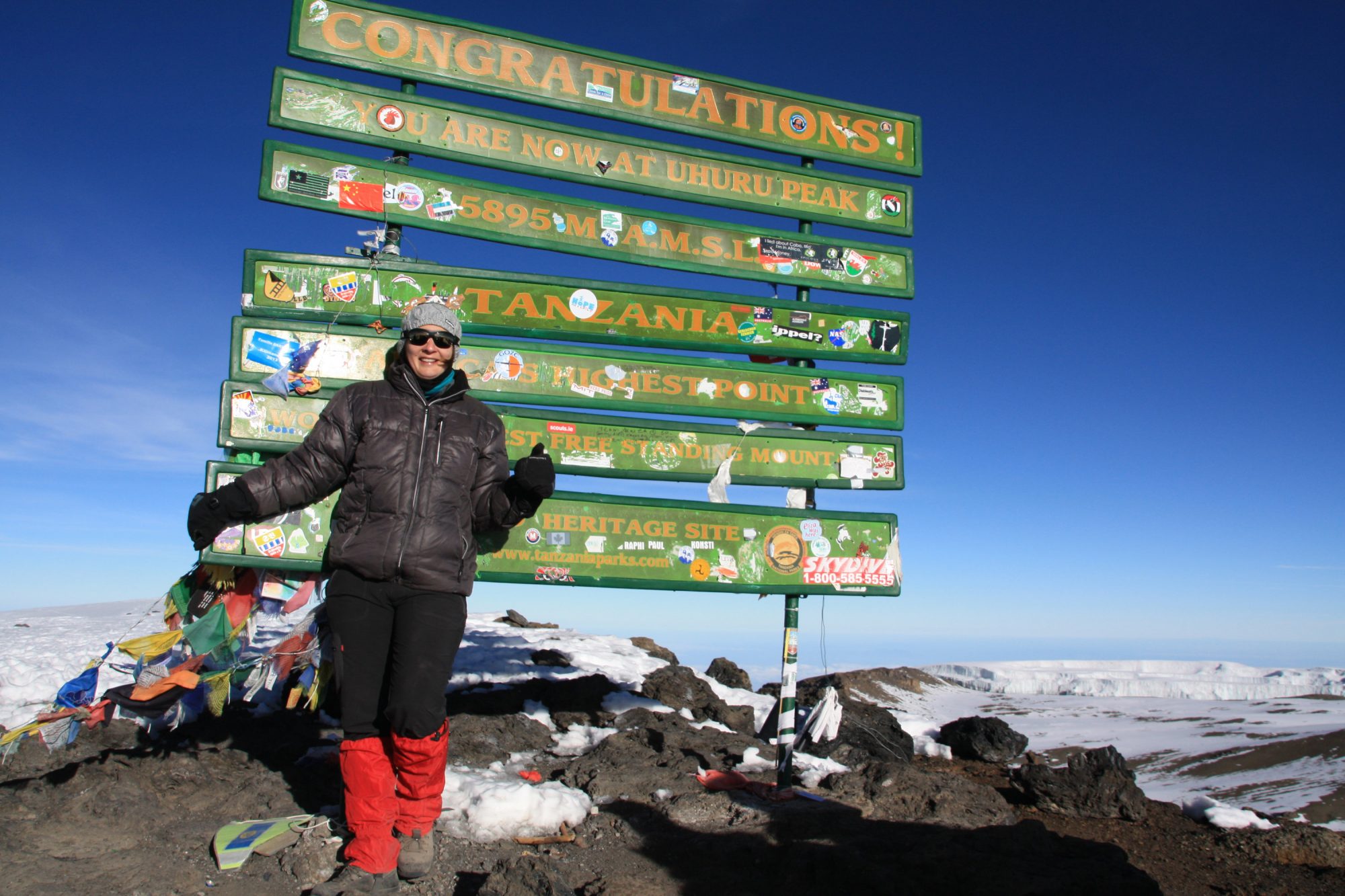 Uhuru Peak, Gipfelfoto, Kilimandscharo, Kilimandscharo besteigen, Tansania, Afrika, Kilimandscharo Tour, Erfahrungsbericht, Machame Route