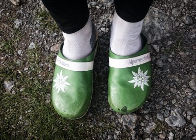 Hüttenschuhe, Packliste Hüttentour, Packliste Alpenüberquerung, Wandern, Mehrtagestour,