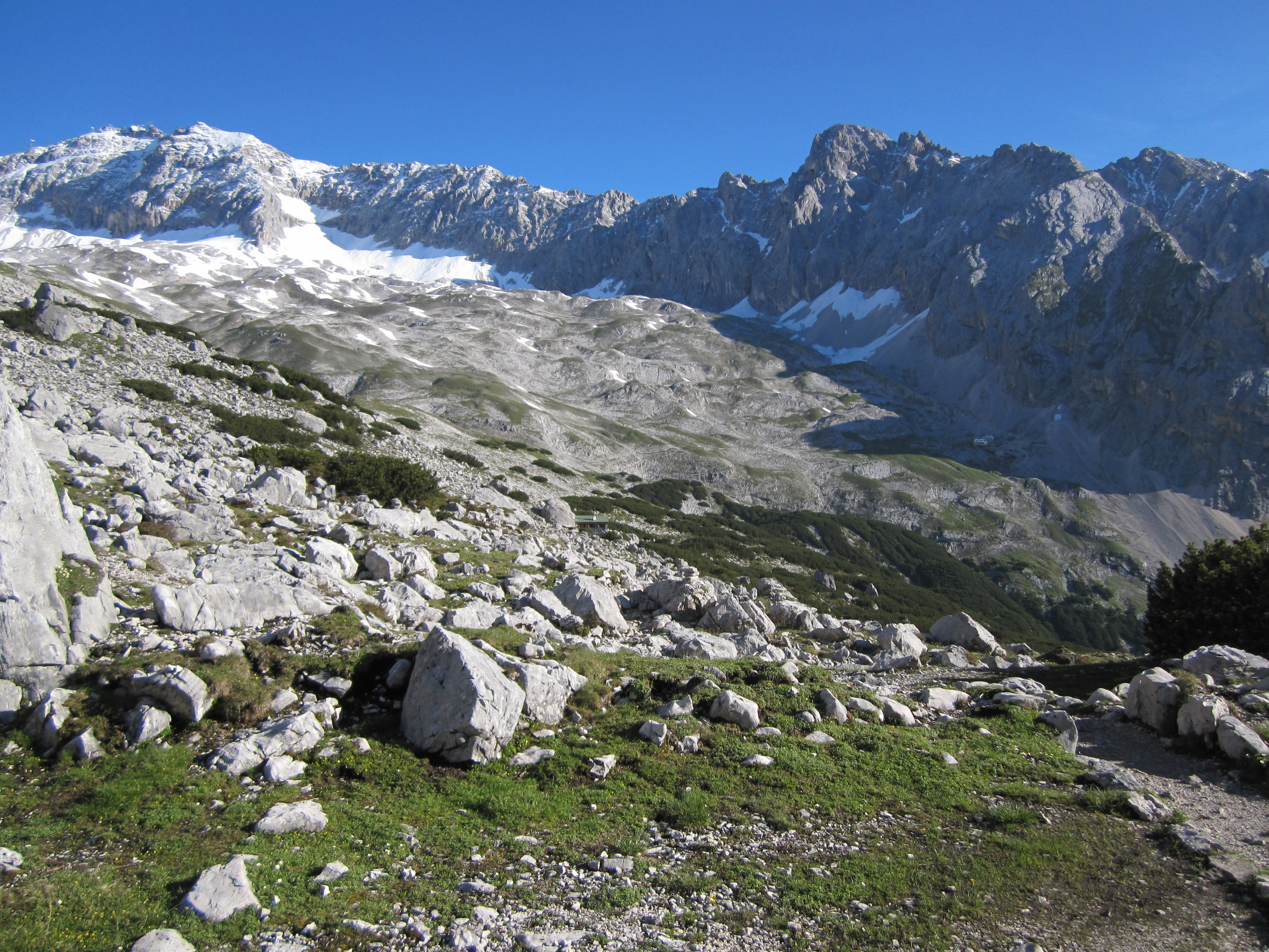Blick zurück auf die Zugspitze, Durchs Reintal auf die Zugspitze Hüttentour Fjella