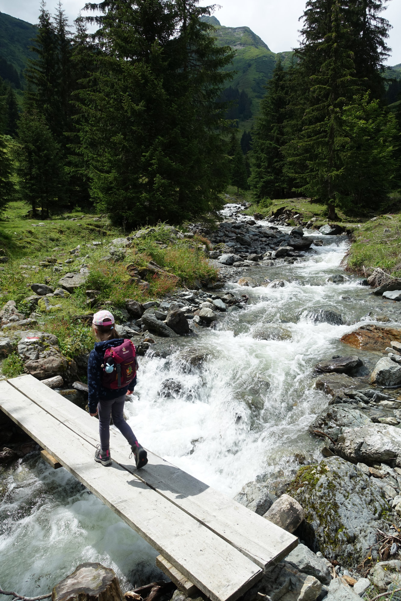 Über das Wasser auf dem Talschluss Höhenweg