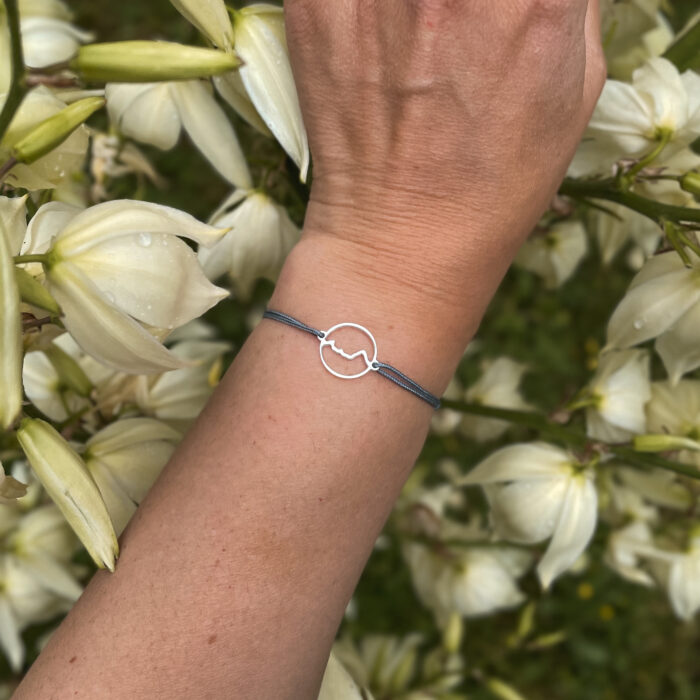 Watzmann Armband Silber Handgelenk Blumen Webseite