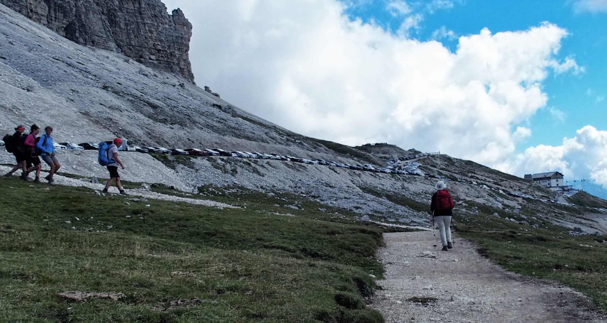 Der große Parkplatz - etwas unwirklich wenn man bis hierher zu Fuß gewandert ist