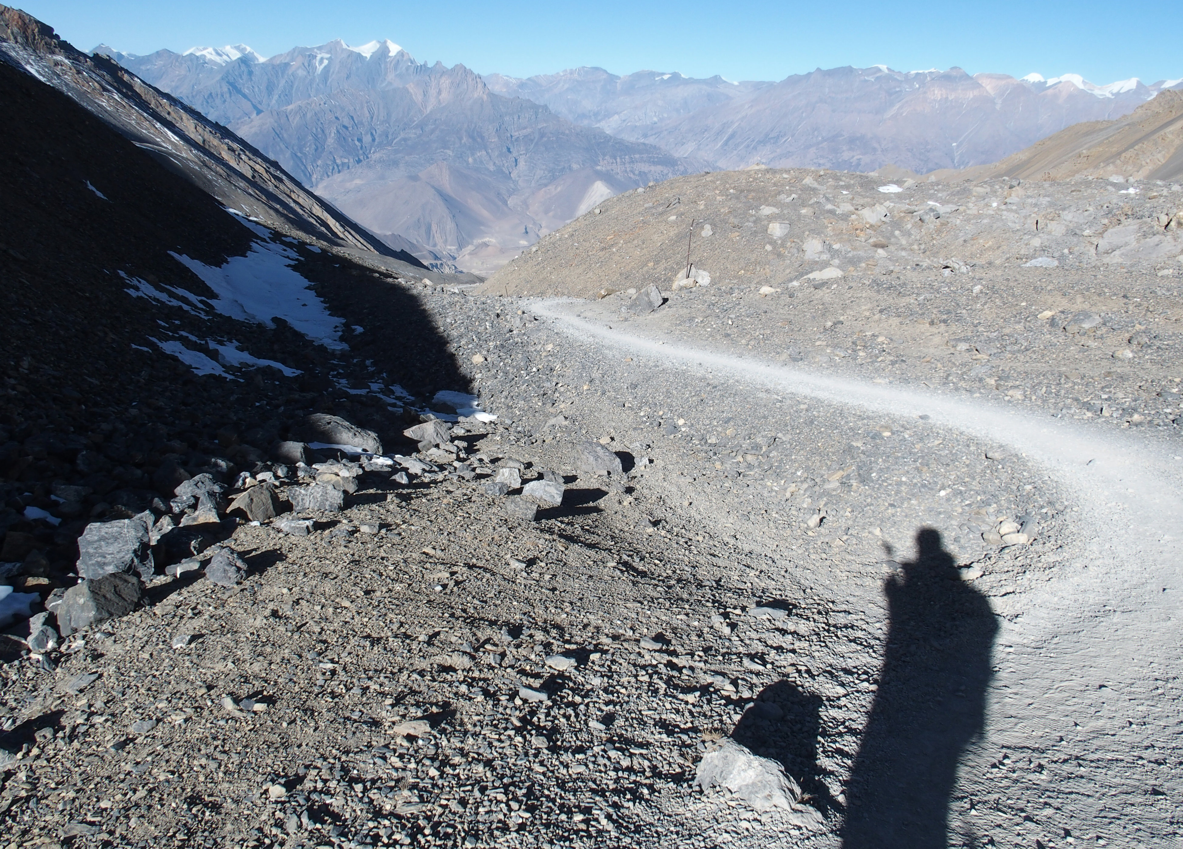 Blick runter vom Thorong La Pass