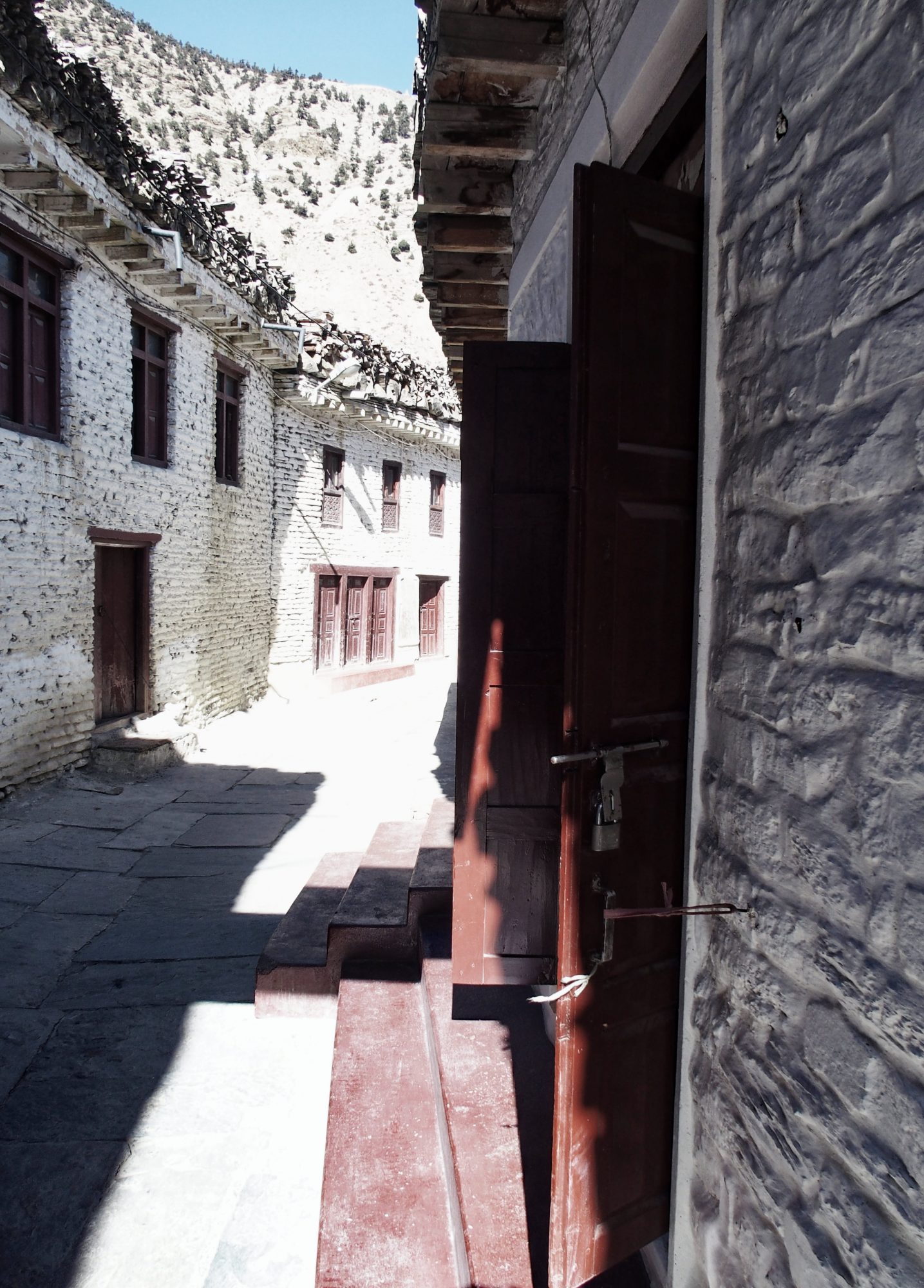 Straße im schönen Ort Marpha