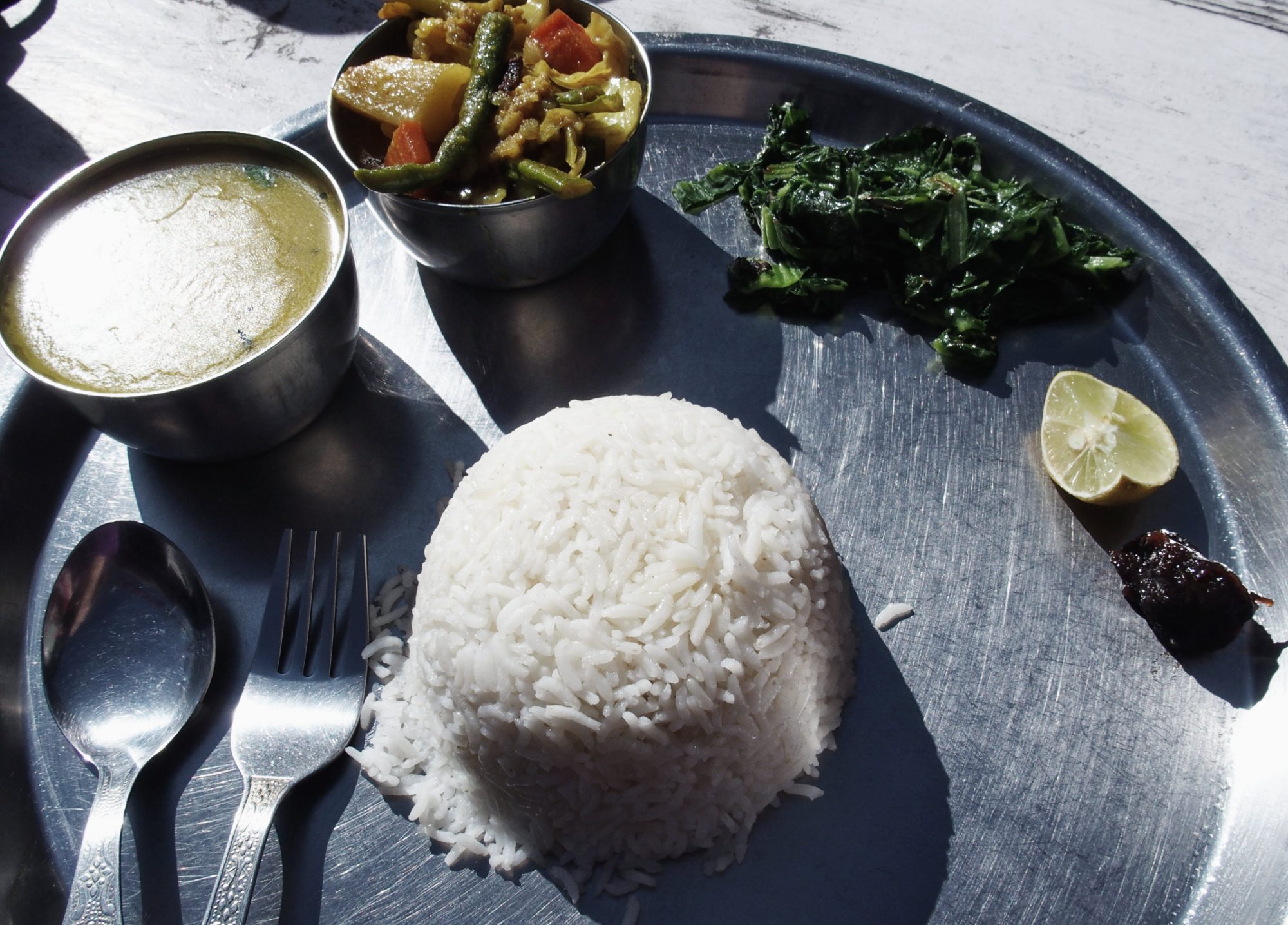 Dal Bhat - das Nationalgericht Nepals. Annapurna Circuit