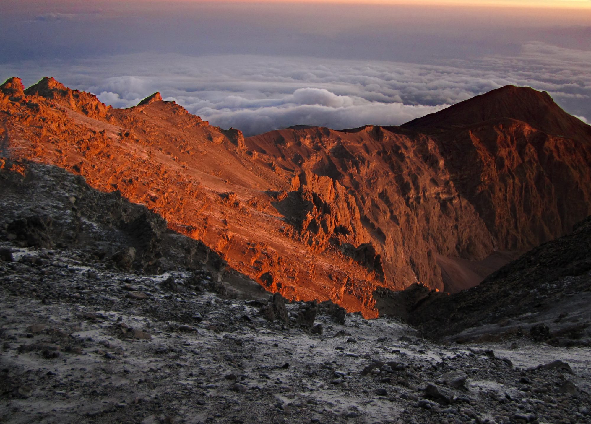 Bergglühen am Mount Meru, Mount Meru Besteigung, Tour, Erfahrungsbericht, Afrika, Tansania, Bergtour