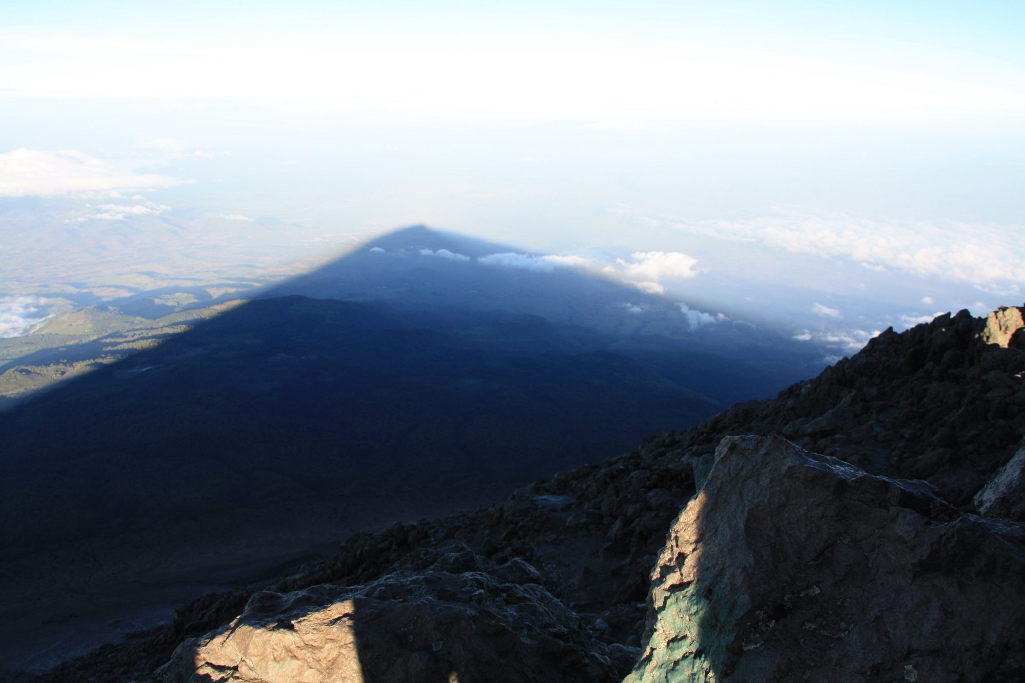 Der Schatten des Mount Meru, Mount Meru Besteigung, Tour, Erfahrungsbericht, Afrika, Tansania, Bergtour