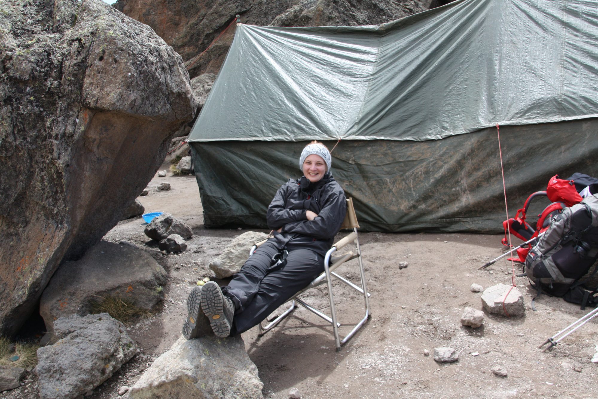 Pause mit Essenszelt, Kilimandscharo, Kilimandscharo besteigen, Tansania, Afrika, Kilimandscharo Tour, Erfahrungsbericht, Machame Route