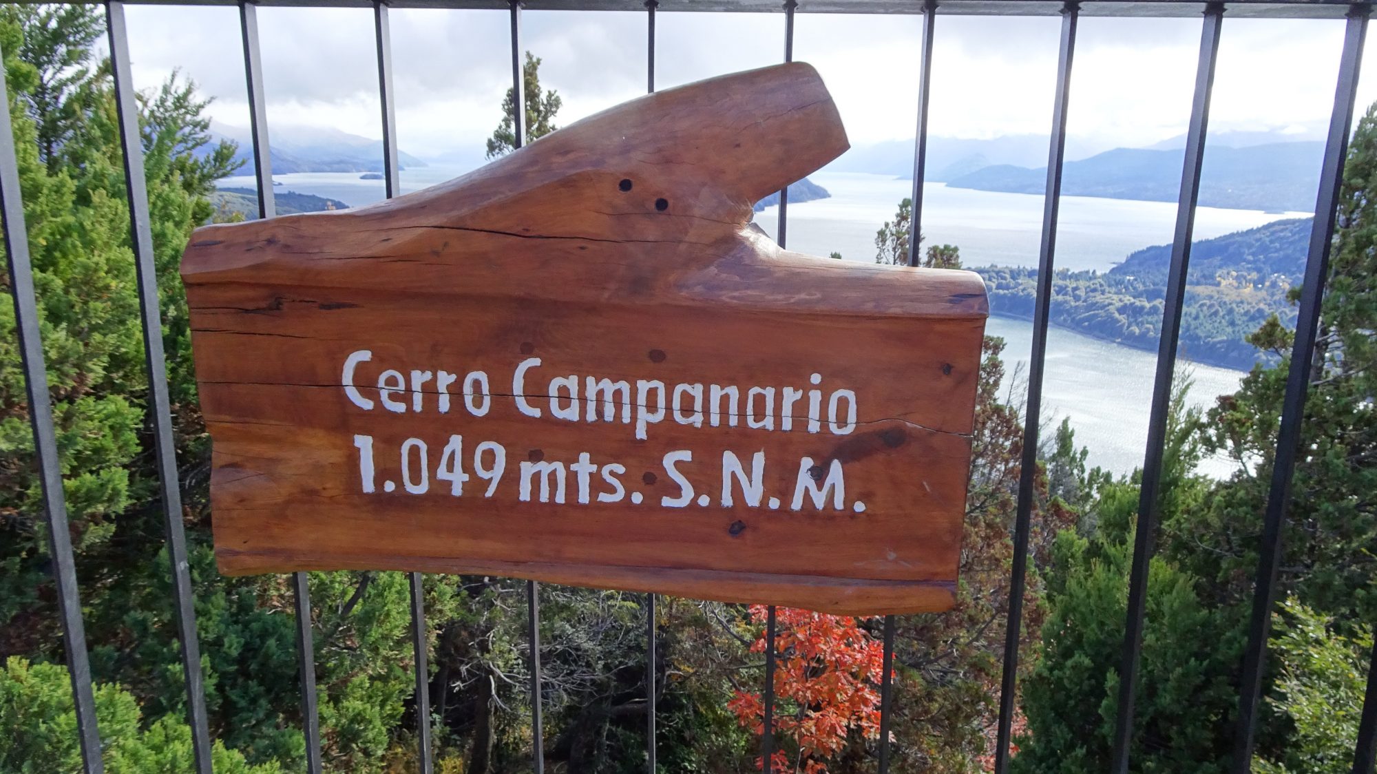 Fjella Bariloche Wanderung Ausflug Cerro Campanario Ausblick Seenlandschaft Patagonien Argentinische Schweiz Gipfel