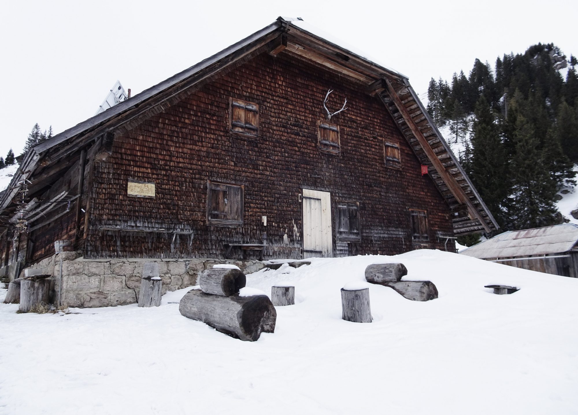 Schweiz, Luzern, Eigenthal, Winterwanderung Pilatus, Schneeschuhwandern