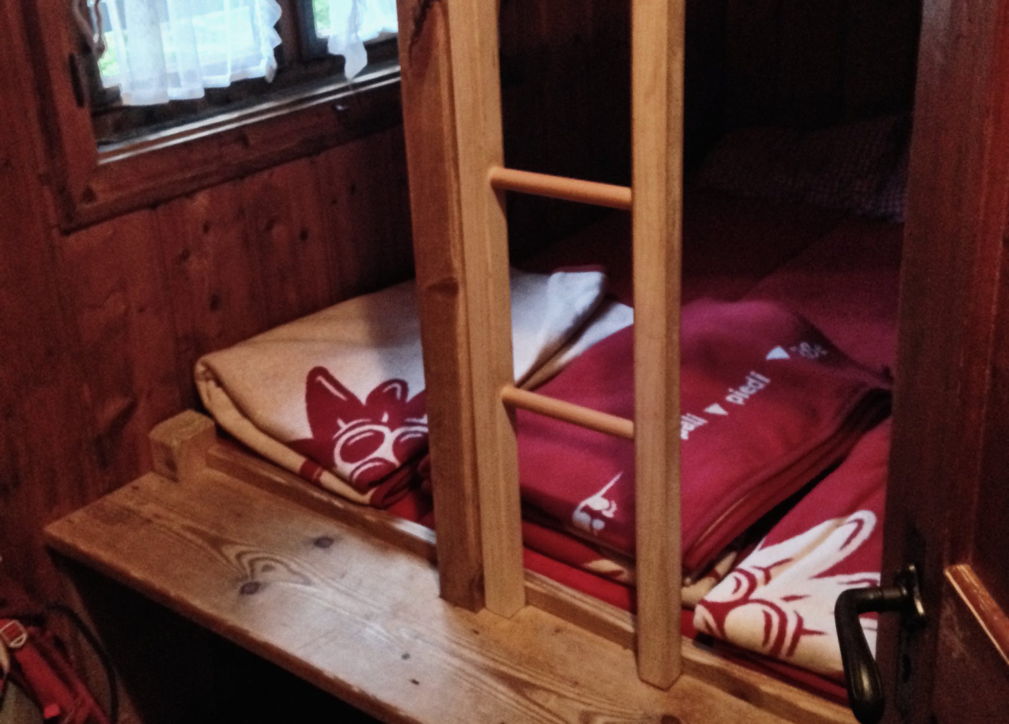 Lager Hütte, In 10 Schritten fit fürs Hüttenleben, Tipps Hüttentour, Tipps Hüttenübernachtung, Alpenüberquerung, Alpenvereinshütte, Übernachtung Hütte