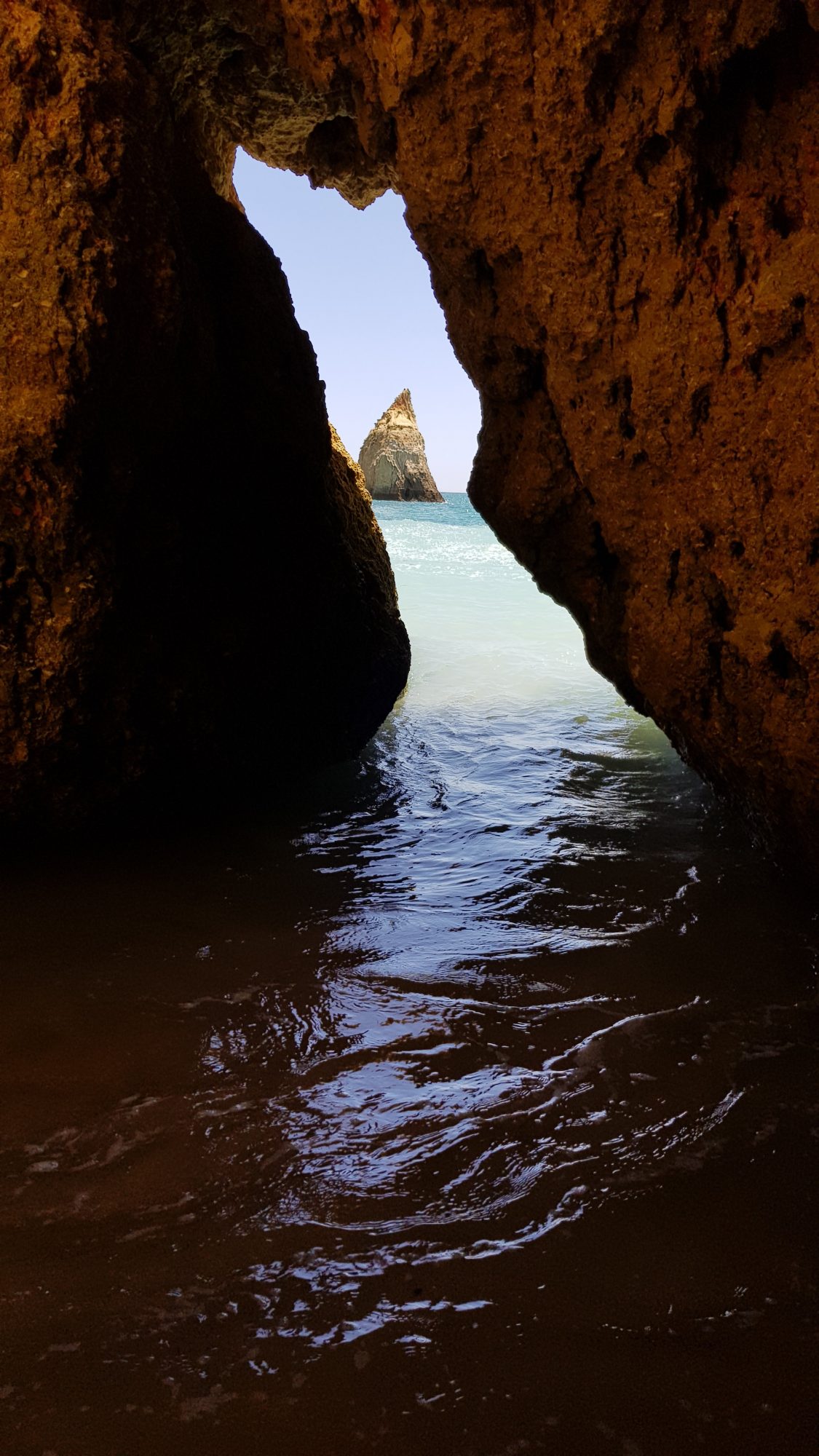 Praia dos Três Irmãos, Portugal