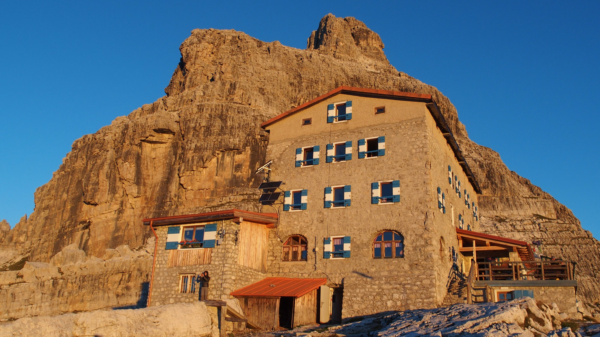 Sonnenaufgang an der Pedrotti Tosa Hütte, Brenta, Klettersteig, Dolomiten