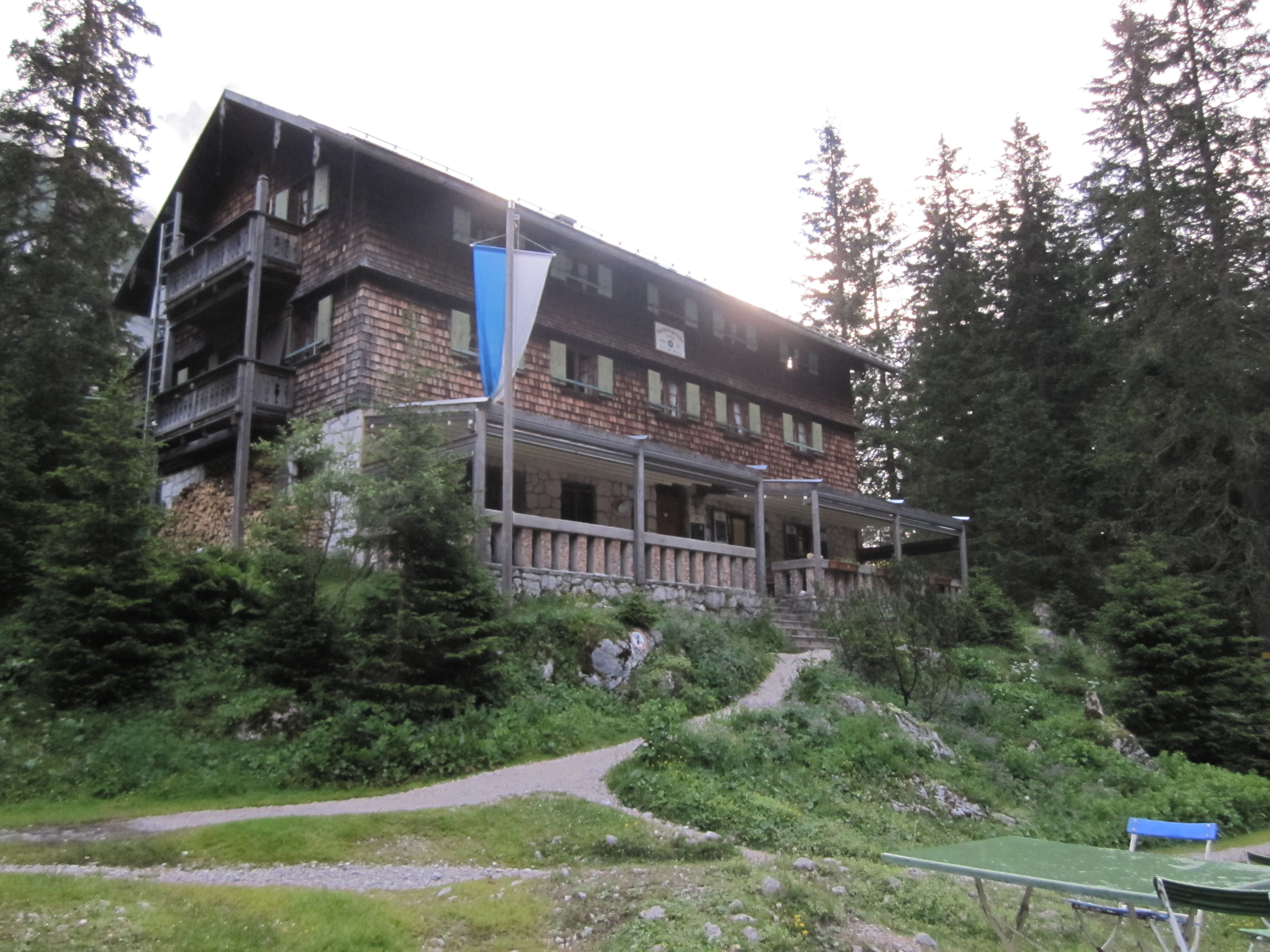 Die Reintalangerhütte, Durchs Reintal auf die Zugspitze Hüttentour Fjella