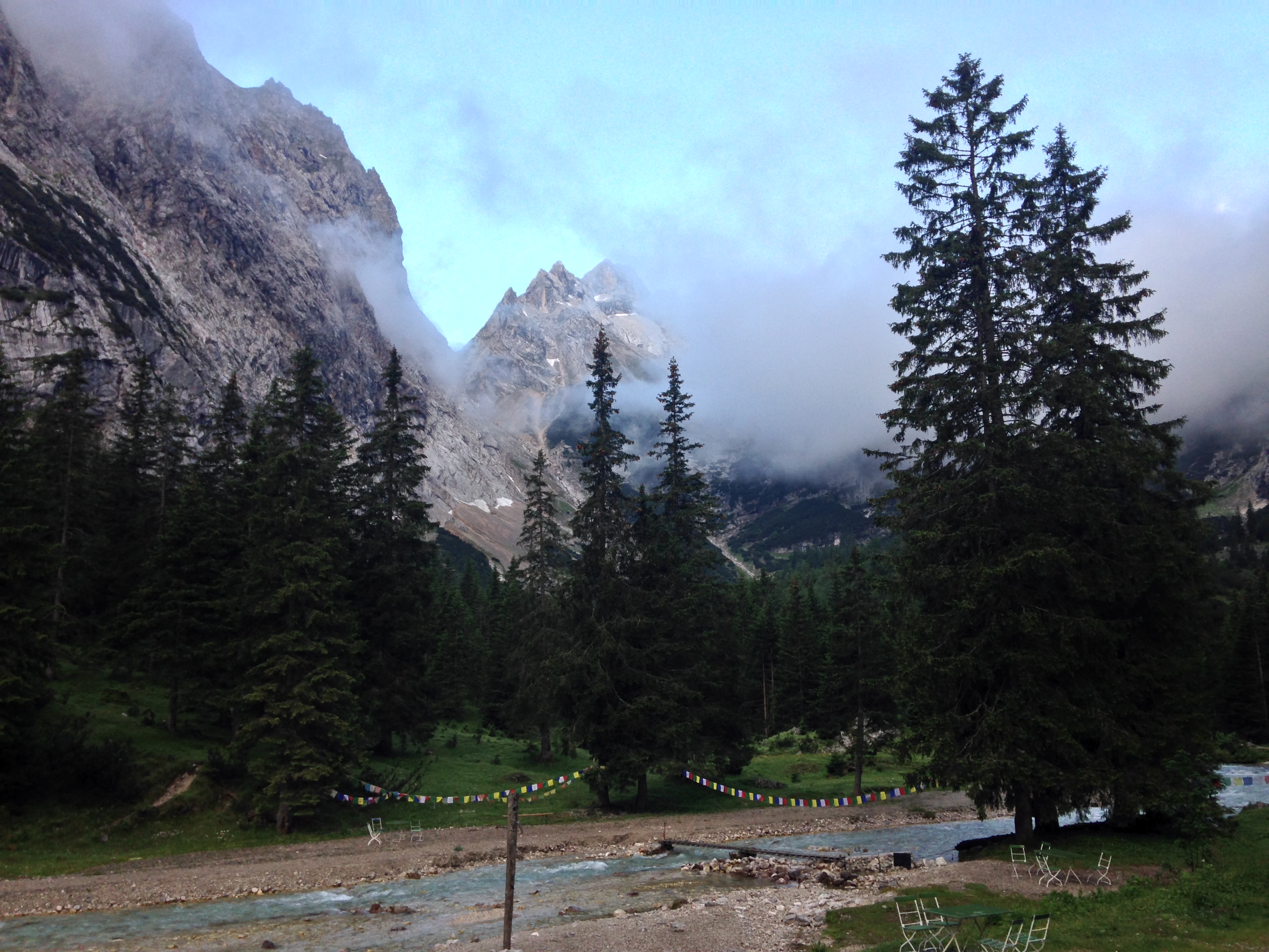 Durchs Reintal auf die Zugspitze Hüttentour Fjella