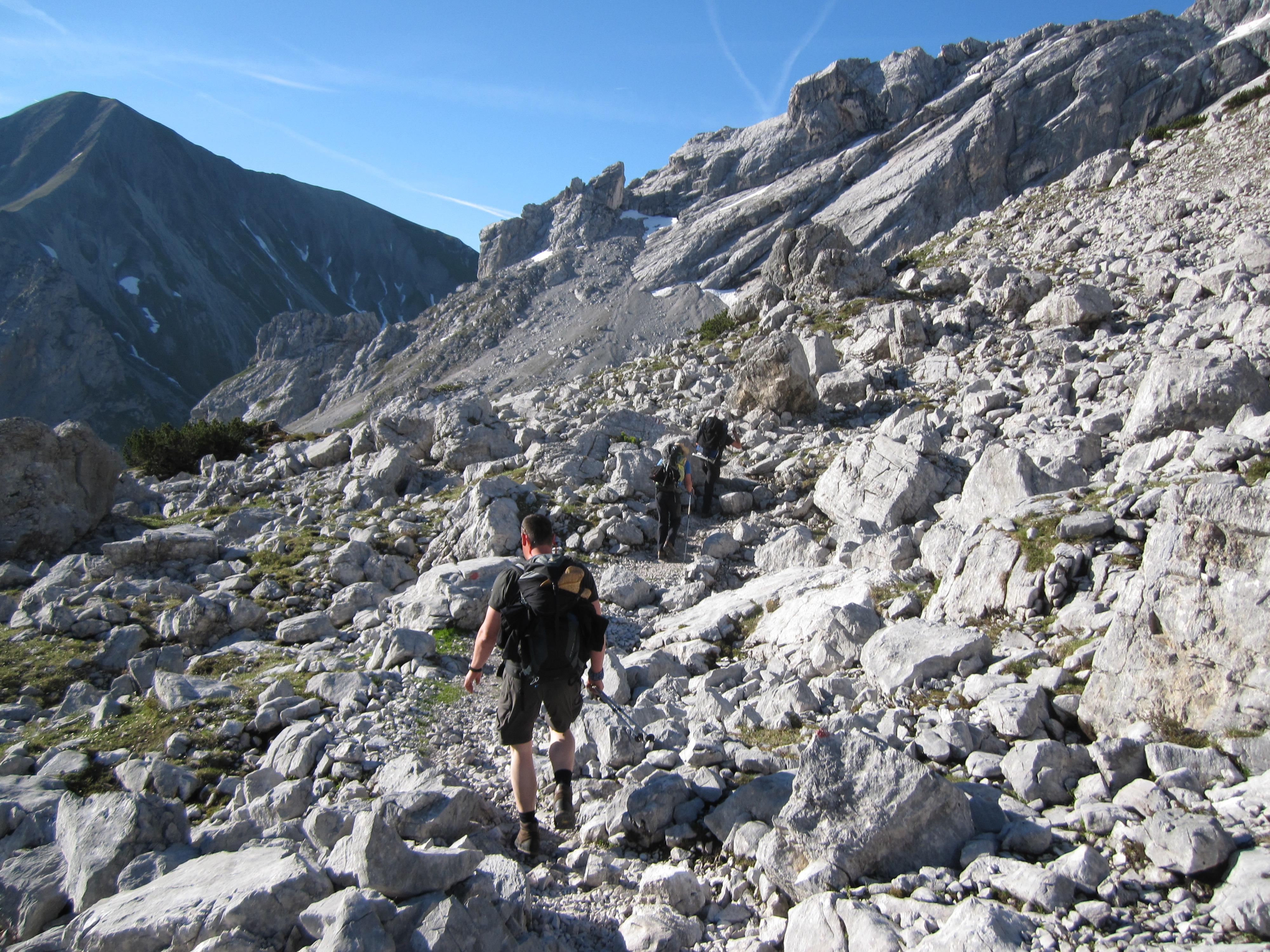 Auf dem Weg zum Gatterl, Durchs Reintal auf die Zugspitze Hüttentour Fjella