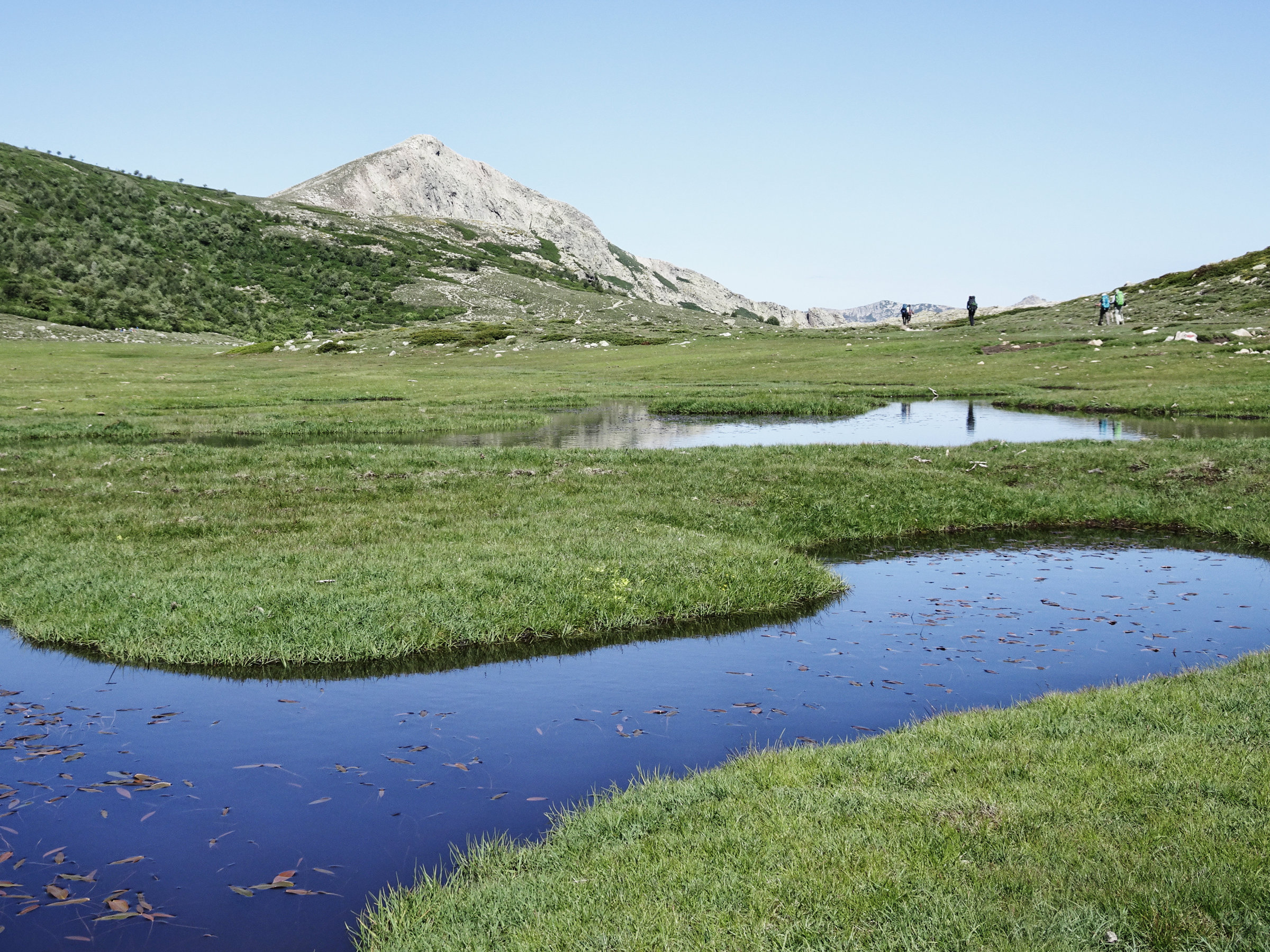 Traumhafter Nino See, Korsika, GR20 Weitwanderweg, Wandern, Berge, Frankreich