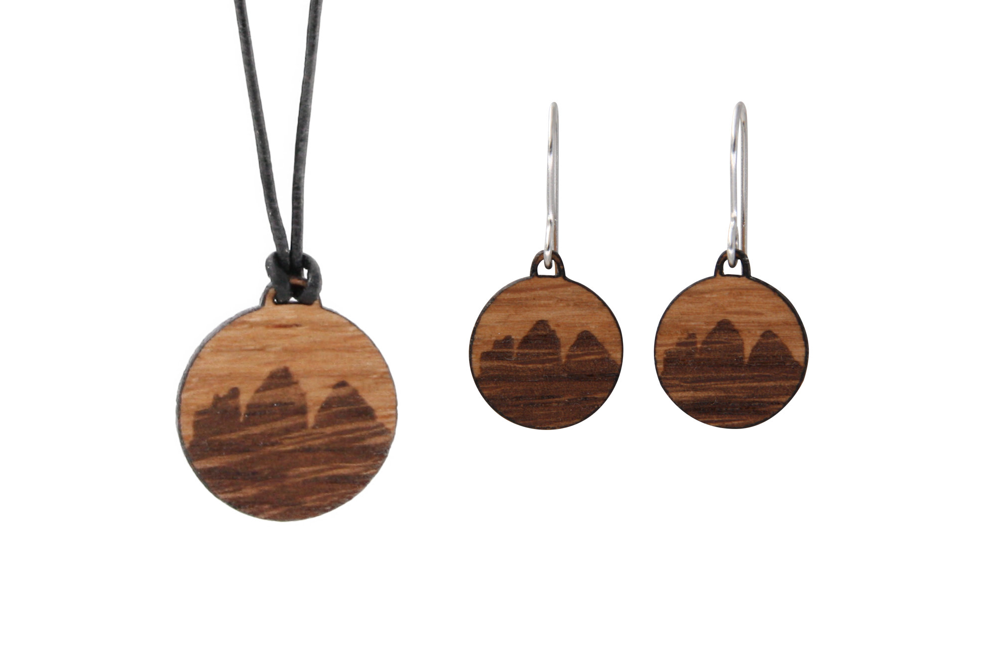 Fjella Drei Zinnen Schmuckset, Holzohrringe Berge, Holzkette, Bergschmuck aus Holz