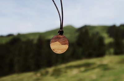 Riedberger Horn Holzkette Holzschmuck Kette Fjella CIPRA Alpenschutz