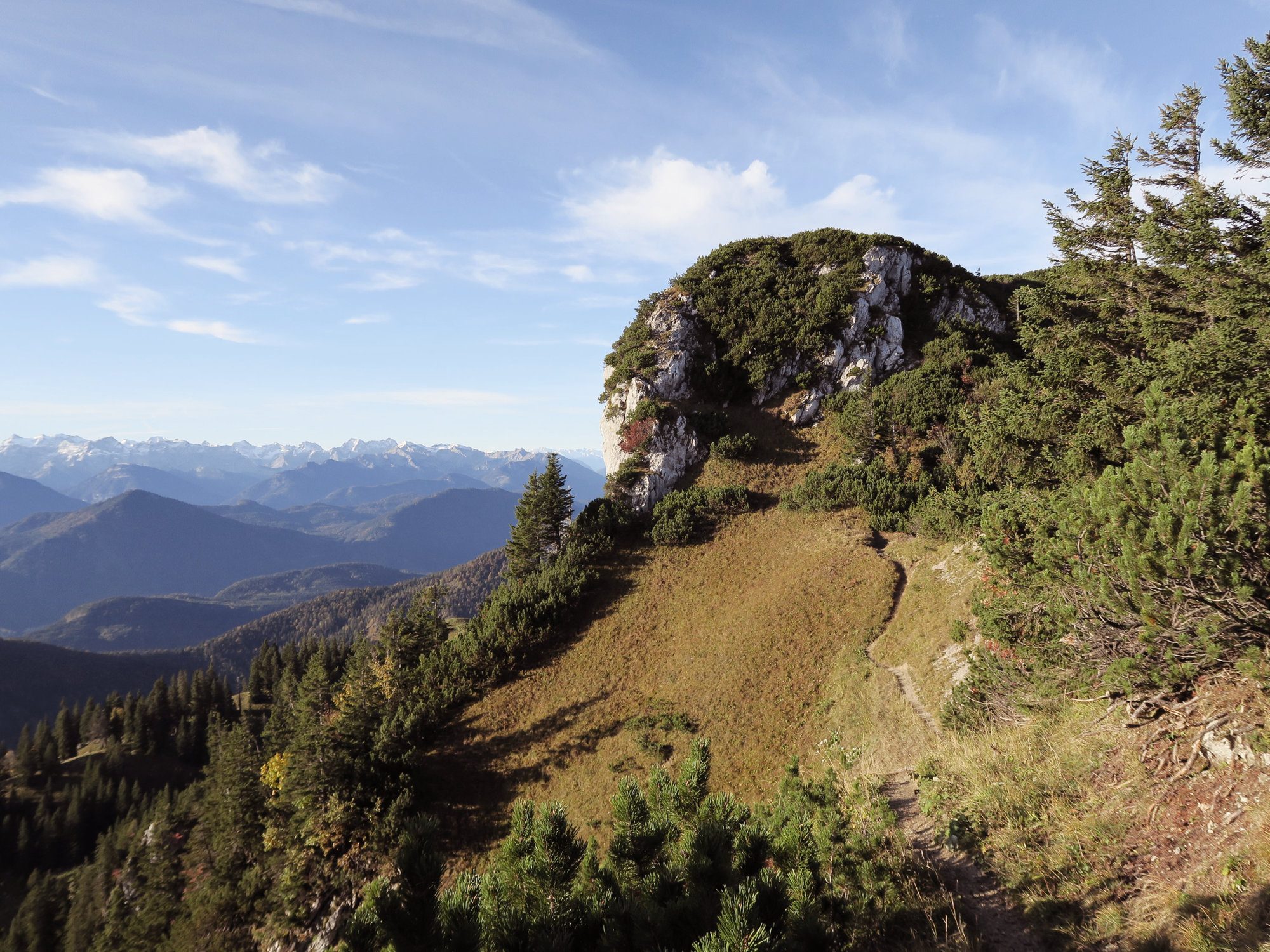 Gratwanderung über die Achselköpfe zur Benediktenwand - Goldene Herbstwanderung