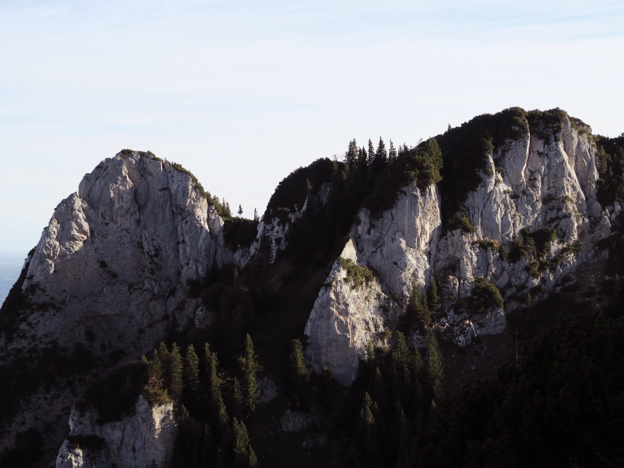 Blick zurück auf den Latschenkopf und den Kirchstein