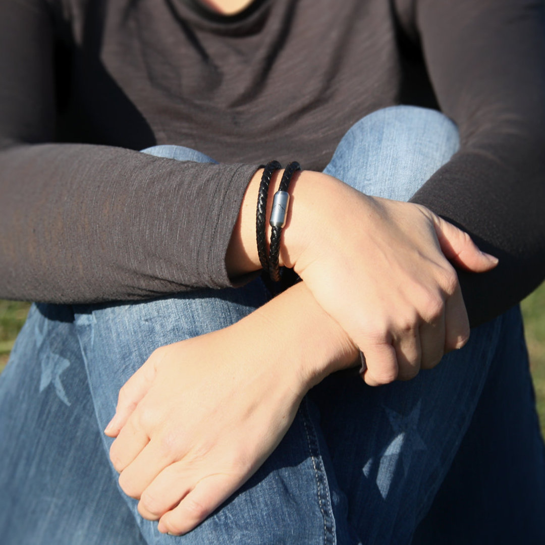 Bergseil Armband Doppelseil Leder Bergdohle Model (1) blank