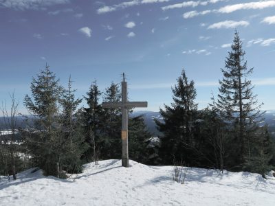 Gipfelkreuz Siebensteinkopf Winterwanderung auf den Siebensteinkopf, Schneeschuhwandern Winterwandern Bayerischer Wald