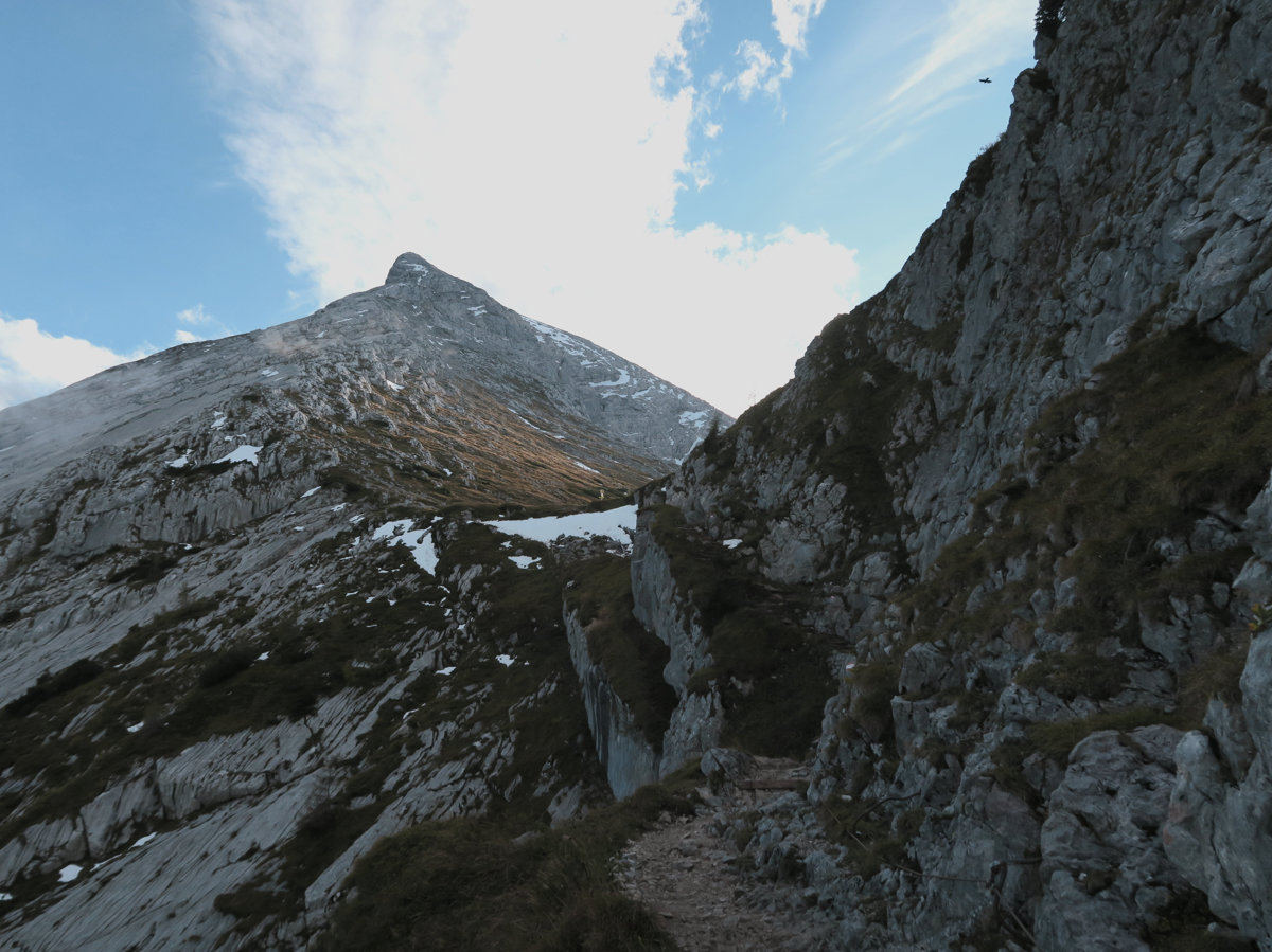 Kurz unter dem Watzmannhaus mit Blick auf das Hocheck