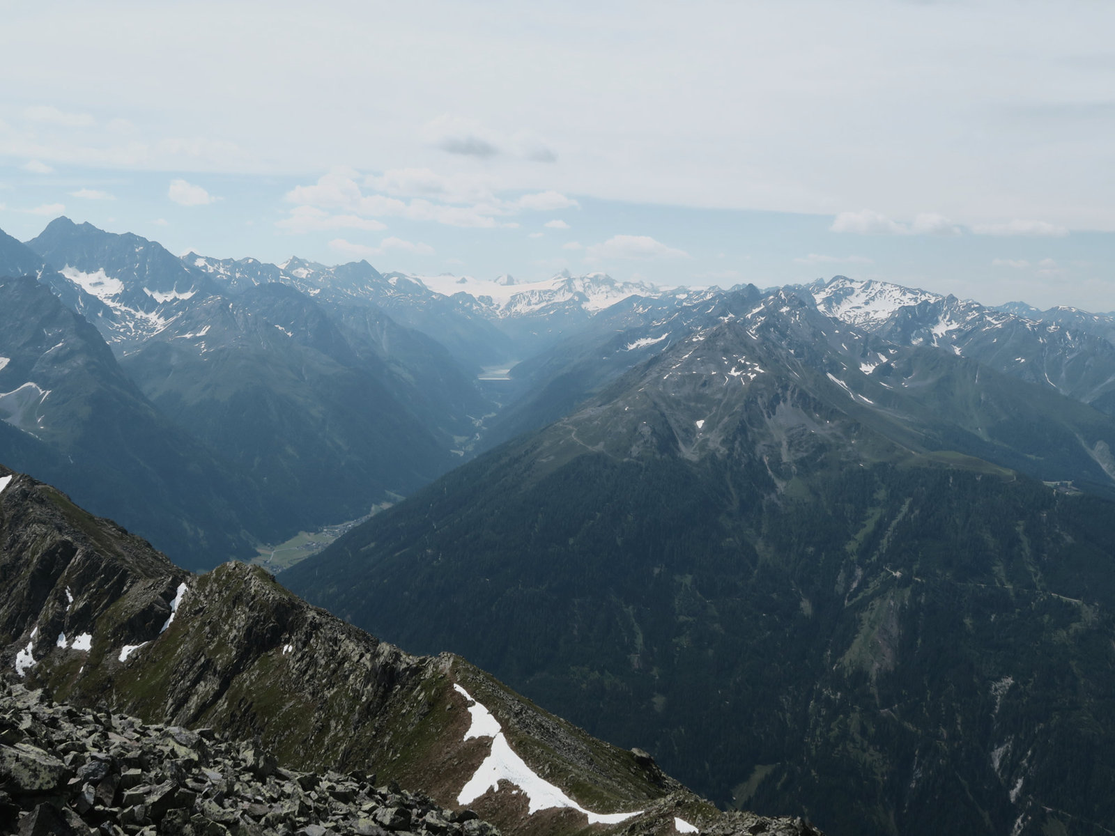Ausblick vom Gipfel der Hohen Aifner Spitze in Tirol
