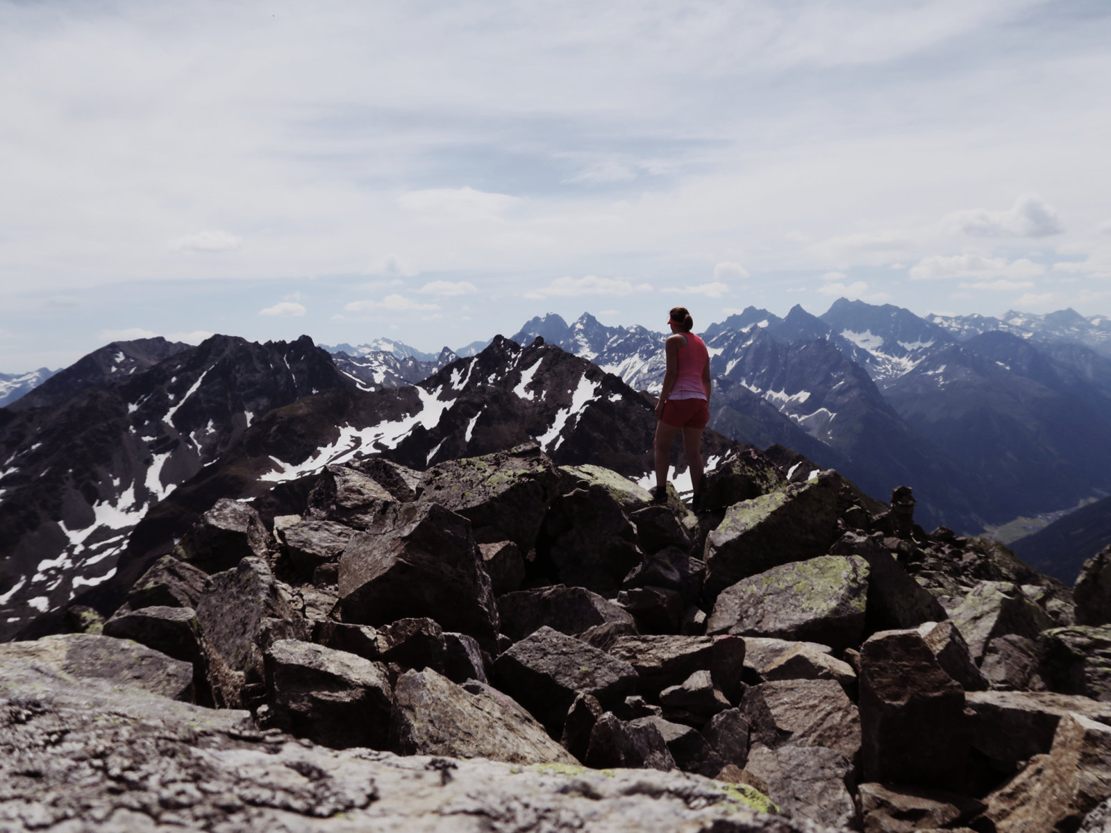 Ausblick vom Gipfel der Hohen Aifner Spitze in Tirol