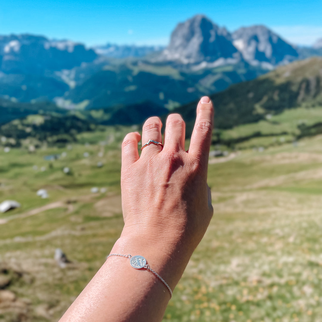 Armband Ring Südtirol Göden 2022-08 Webseite Wanderlust Armband Gipfelring Dolomiten Langkofel Südtirol