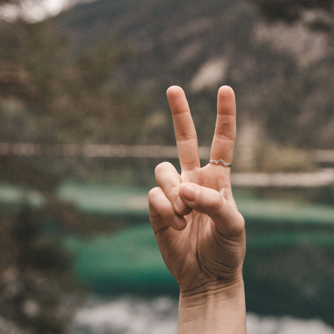 Gipfelring Silber am Model Berge Samuel Webseite (2) Gipfelring Silber am Model Berge Samuel Webseite (2)