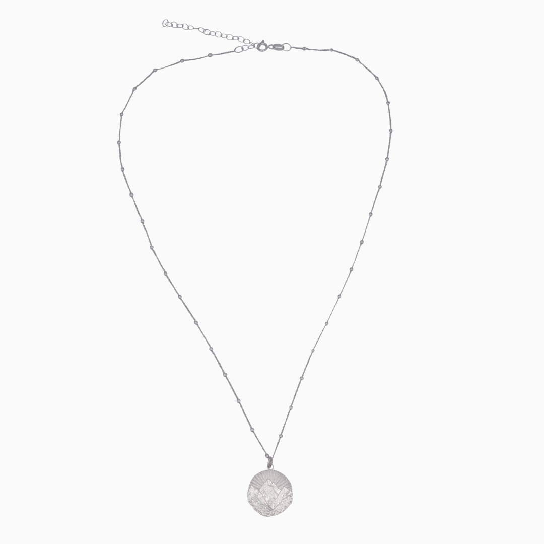 Himalaya Kette freigestellt Silber Komplett Webseite Himalaya Kette freigestellt Silber Komplett Webseite