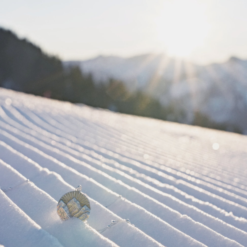 Himalaya Kettee Silber Berge Rist Webseite 1 blank