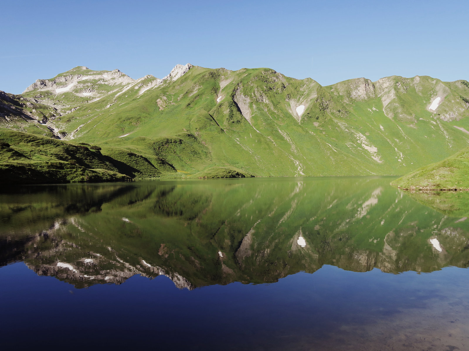 Was für tolle Spiegelungen am Schrecksee