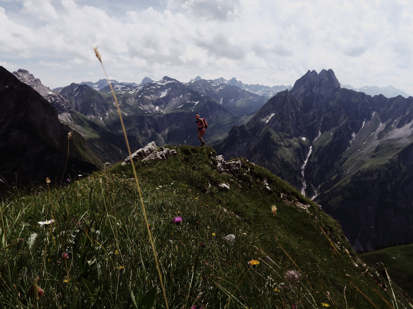 Unterwegs zum Laufbacher Eck mit Blick auf die markanten Höfats